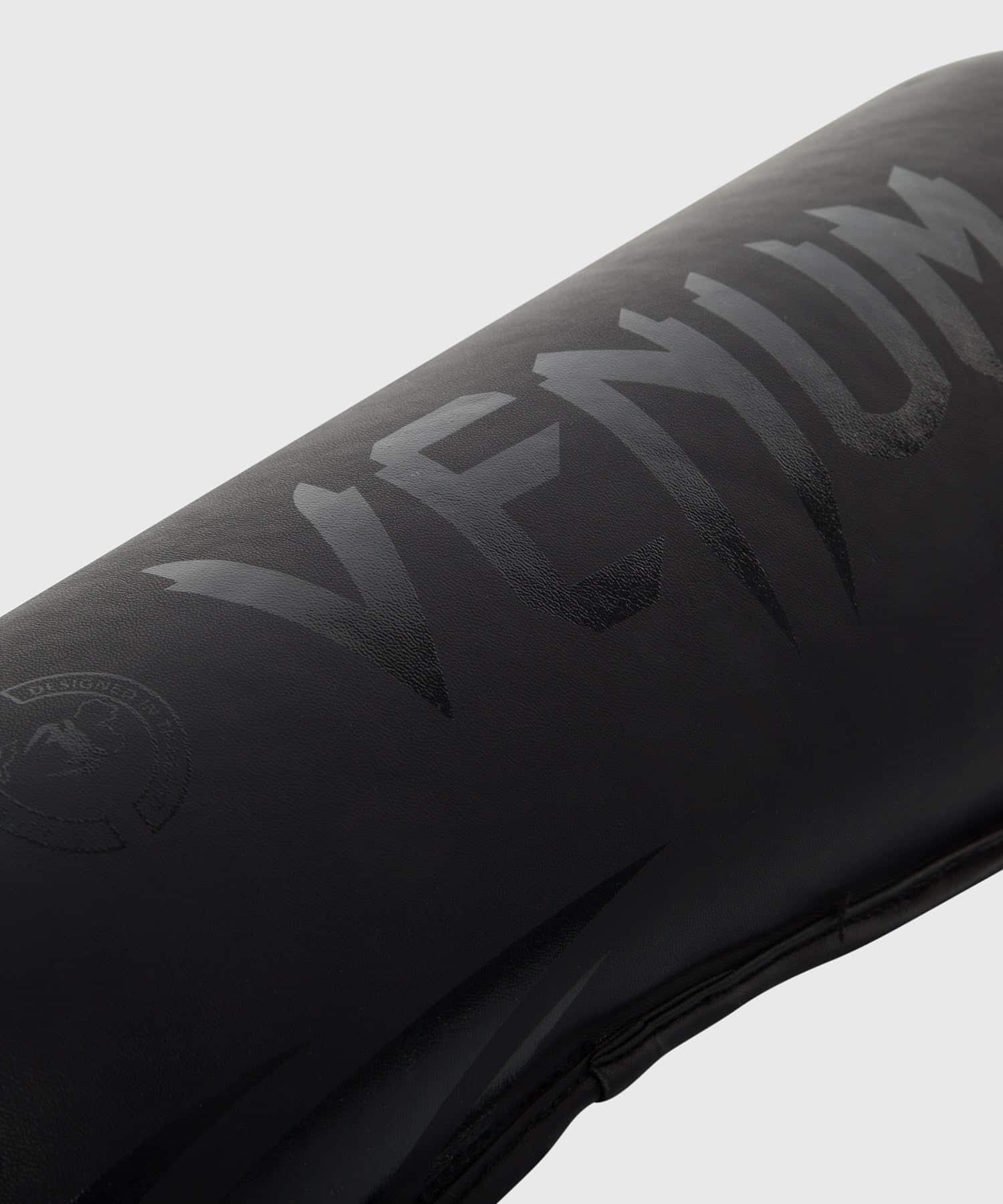 Venum scheenbeschermers challenger black/matte